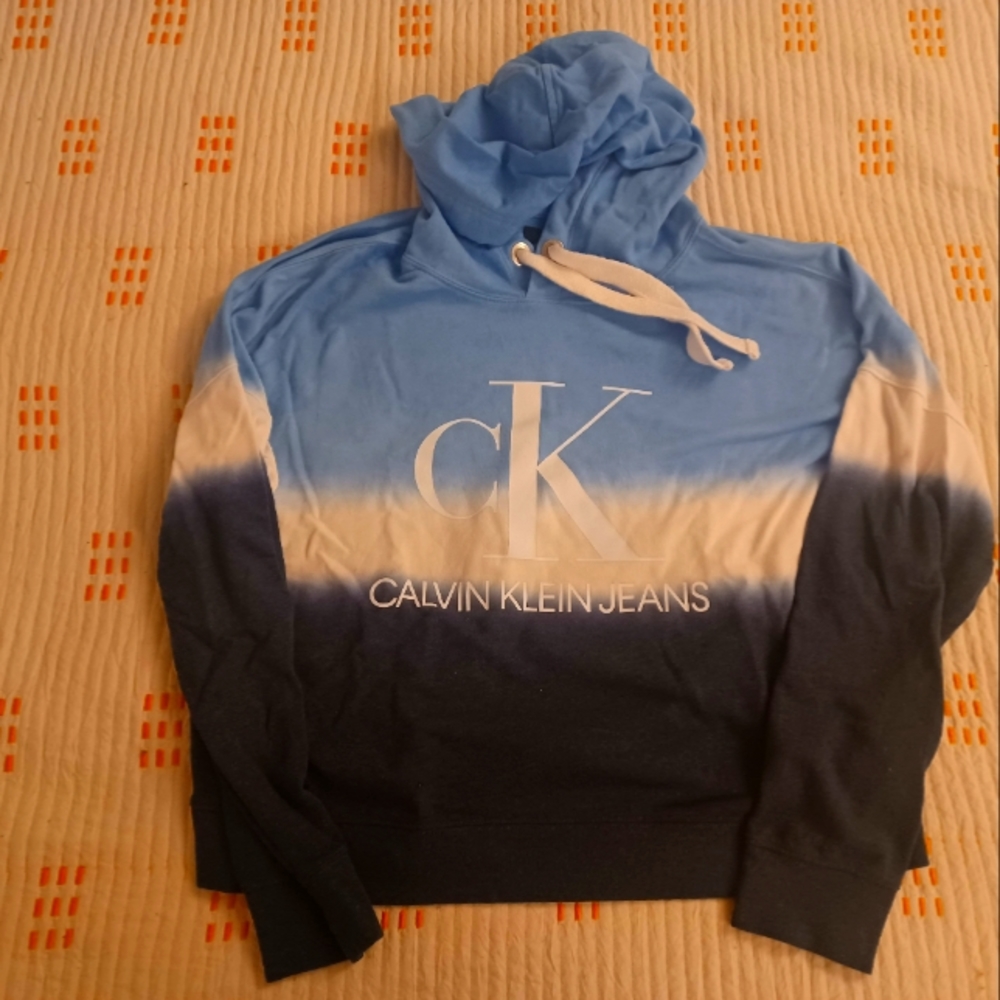 Baggy Calvin Klein sweater